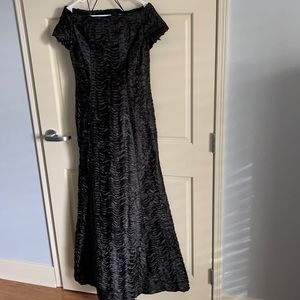 B Michael America Red collection size 4 NWT EVENING GOWN